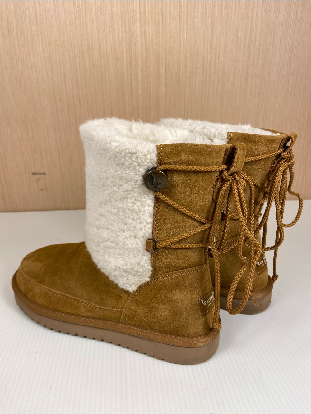 UGG Koolaburra by UGG Chestnut Suede Sherpa Lace Up Boots Women’s 8